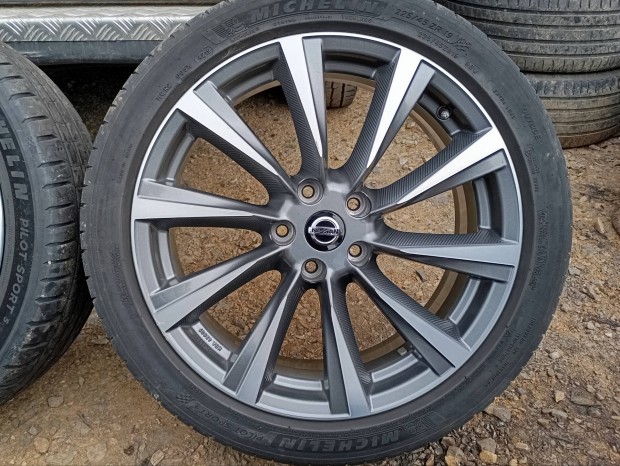 4 db gyári Nissan Qashqai X-Trail alufelni 5x114,3 7x19 ET40