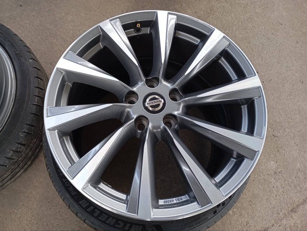 4 db gyári Nissan Qashqai X-Trail alufelni 5x114,3 7x19 ET40