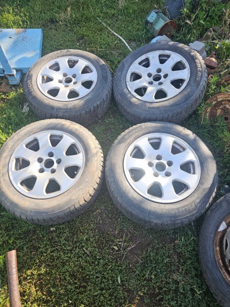 4 db gyri audi 45e 5112 195/6515 alufeni kerk gumi hankook