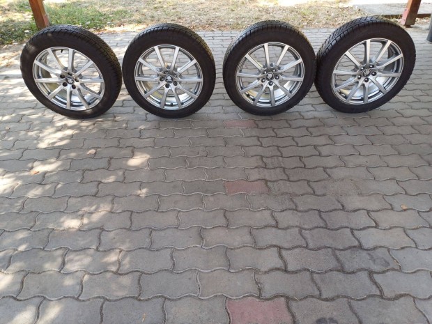 4 db jó állapotú 205/55 R17 Skoda Kamiq téli gumi alufelnivel