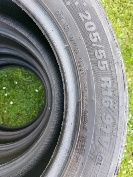 4 db nyri 205/55 R16 