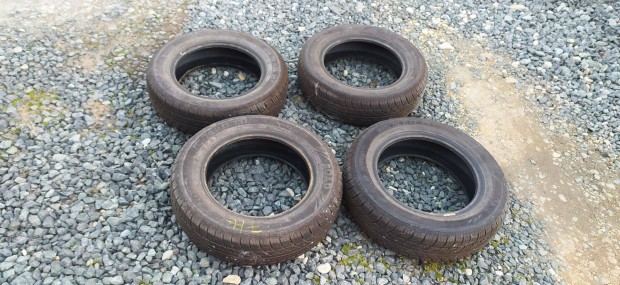 4 db ny�ri gumi elad�