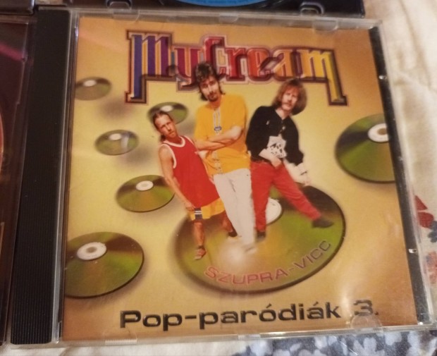 4 db rgi zenei CD