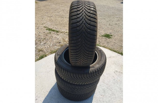 4 db tli 205/55R16 Hankook Winter Icept RS2 91T 7,5mm s 6mm
