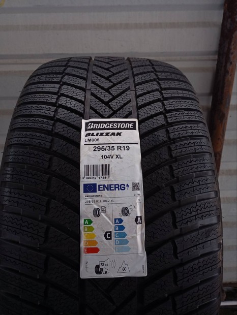 4 db �j Bridgestone Blizzak LM005 295/35 R19 104V XL t�ligumi