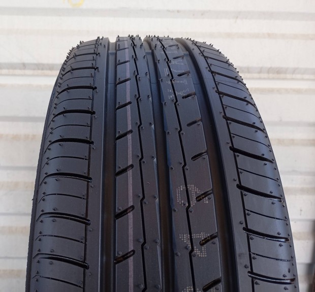 4 db új Yokohama Bluearth-Es Es32 185/55 R16 83V nyárigumi