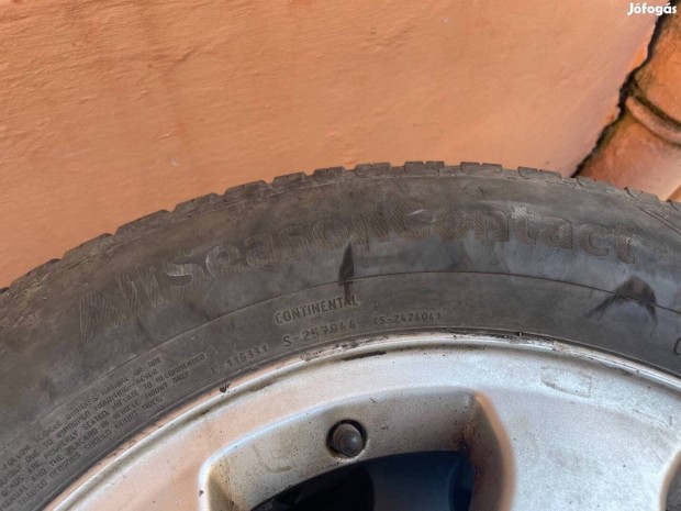4 évszakos gumik Opel felnin