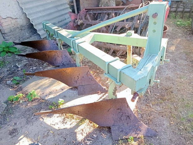 4 fejes sek�lysz�nt� eke �jszer� ekefejekkel