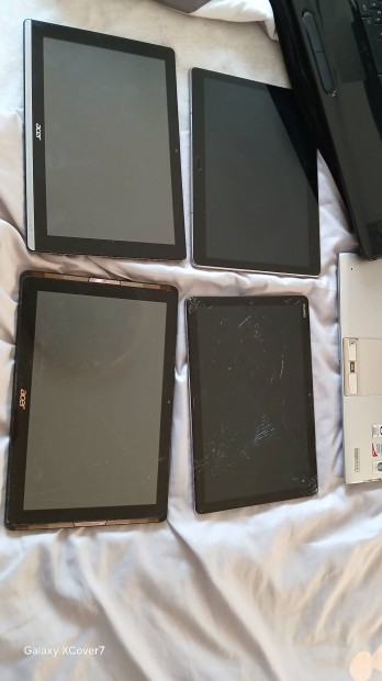 4 tablet 1 laptop egyben 