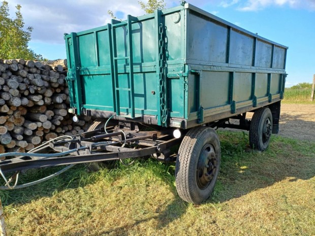 4 tonnás magyar pótkocsi eladó