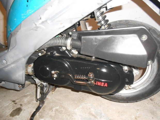 4 ütemű robogó, segédmotor alkatrésze eladó