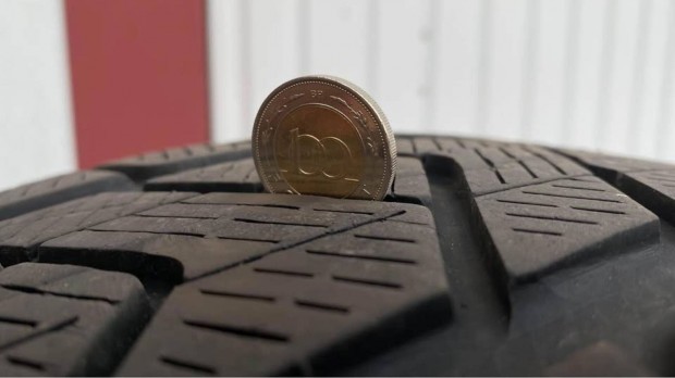 4darab 18"-os BMW alufelni pirelli scorpion gumikkal