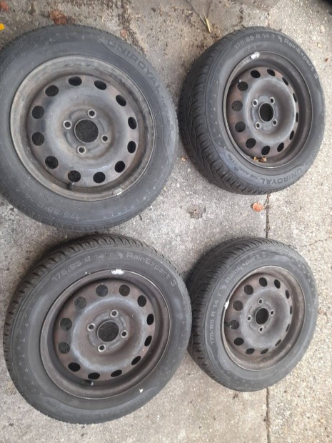 4db 14-es Ford Fiesta Focus Fusion felni
