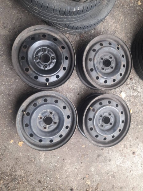 4db 14-es Suzuki felni 2005 ut�ni aut�ra