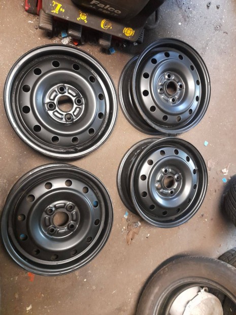 4db 14-es gyári Suzuki Swift / Ignis felni gumistól