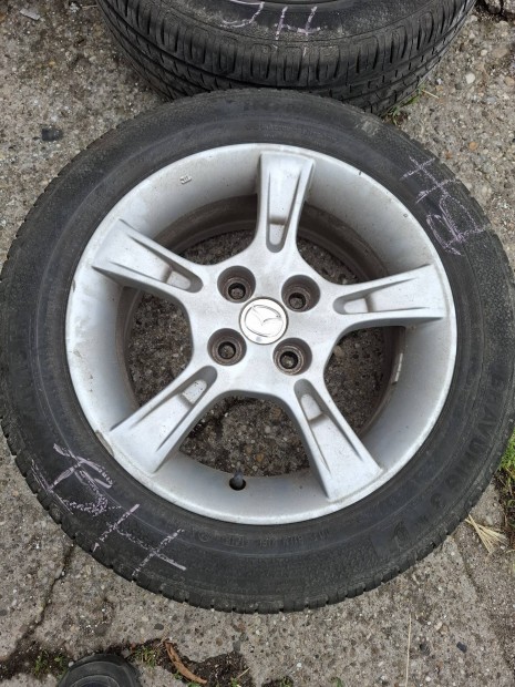 4db 15" Mazda alufelni nyri gumival