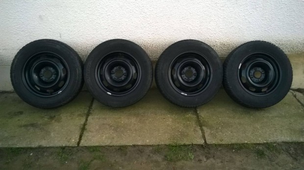 4db 15-ös 4x108 Peugeot-Citroen lemez 195/65R15 téli gumival eladó