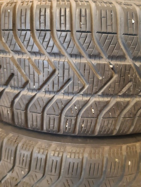 4db 185/50R16 81T Pirelli téligumi