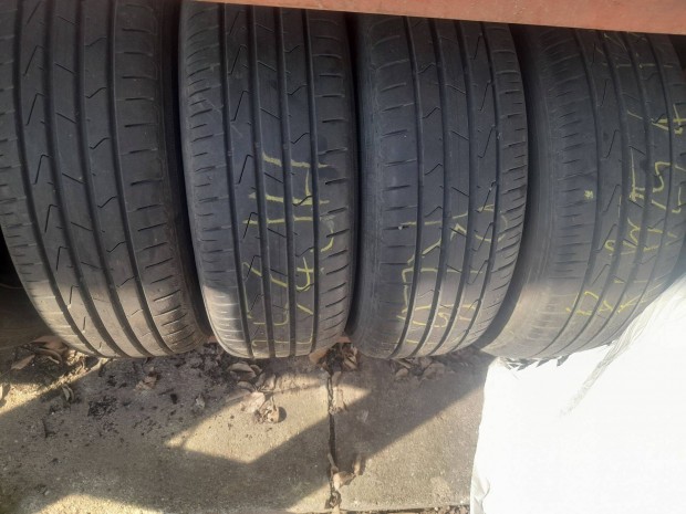 4db 185 60 15 Hankook nyári gumi szerelve is gumistól