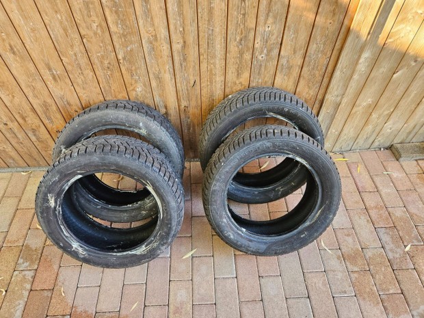 4db 185x55r15 téli gumi