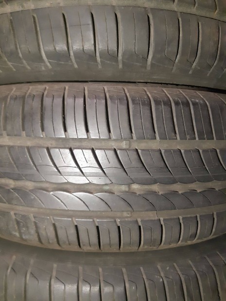 4db 195/60R15 88H Pirelli nyárigumi