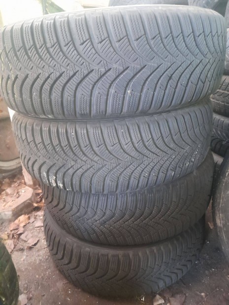 4db 195 65 15 téli gumi Hankook
