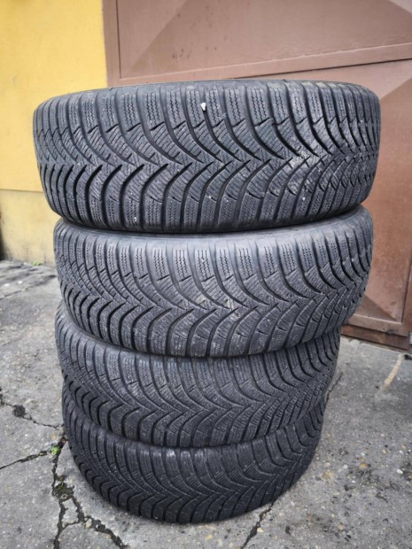 4db 195 / 55 R15 Hankook téli gumi