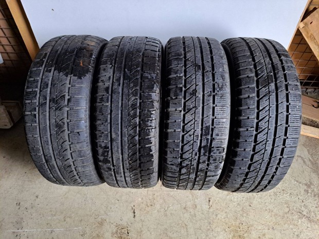4db 205/55 R16 Bridgestone Blizzak LM-30 téli gumi eladó!!! 5000Ft/db