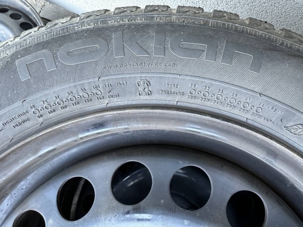 4db 205/60 R16 92H Nokian tli gumi elad