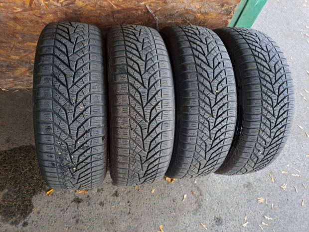 4db 205/60 R16 Yokohama Bluearth Winter Tli gumi elad! ra! 10000Ft/