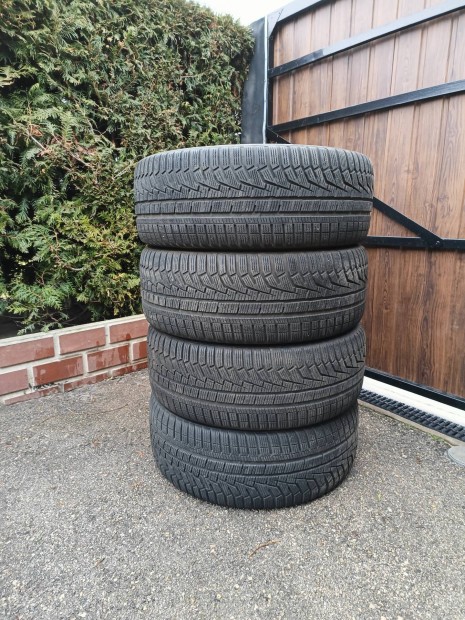 4db 20 / 20" Hankook 255/45 R20 105V téli gumik