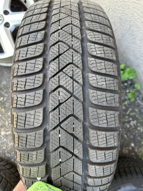 4db 215/55 R17 215/55R17 Pirelli Sottozero3 újszerű téli gumi
