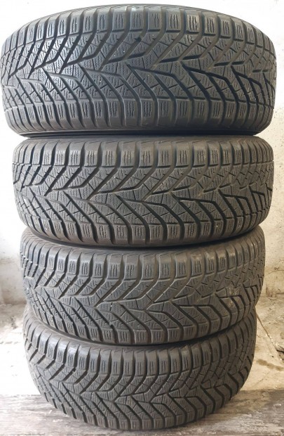 4db 215/60R16 99H Yokohama Téligumi