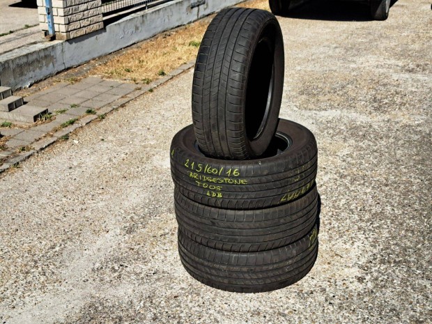 4db 215/60 R16 Bridgestone nyári gumi 215/60R16