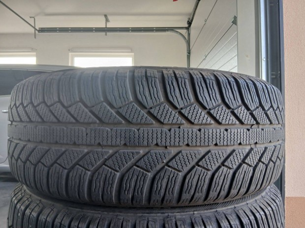 4db 215/60 R16 Semperit téli gumi 6.5 mm-es 215/60R16 16