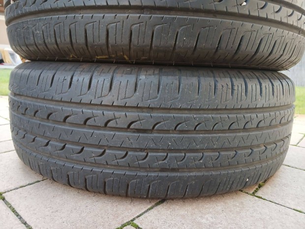 4db 215/60 R17 Goodyear ny�ri gumi 6.5mm-es 215/60R17 17