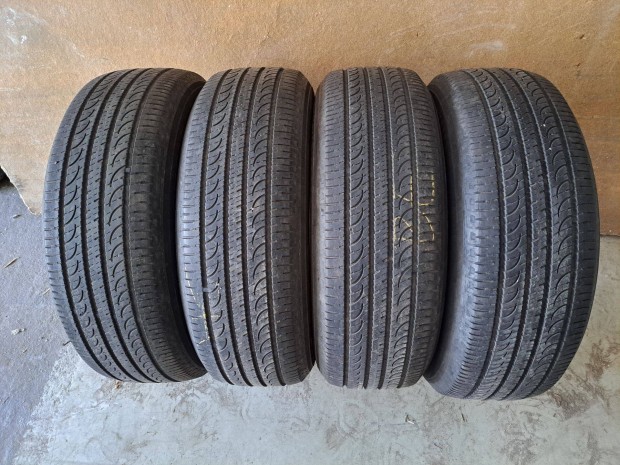 4db 215/60 R17 Yokohama Geolandar SUV M+S Ngyvszakos 44 Terepjr