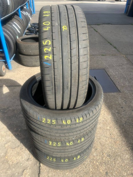 4db 225/40×18 Goodyear nyári gumiabroncs. (3674631)