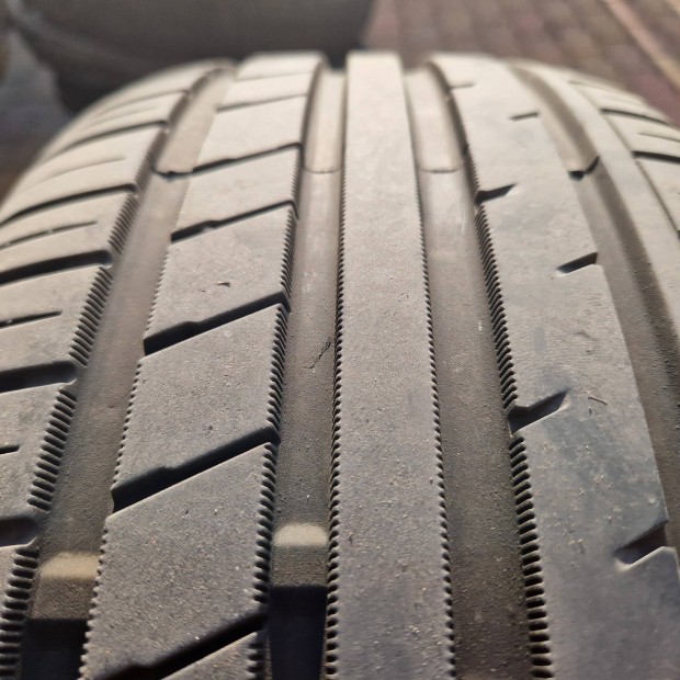 4db 225/45 18  Zeetex ny�rigumi 225 45 r18 ny�ri gumi