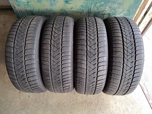4db 225/55 R17 Pirelli Sottozero 3 Winter Run Flat RSC MOE Defekttűrő