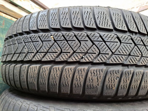 4db 225/55 R17 Pirelli Sottozero 3 Winter Run Flat RSC MOE Defekttűrő