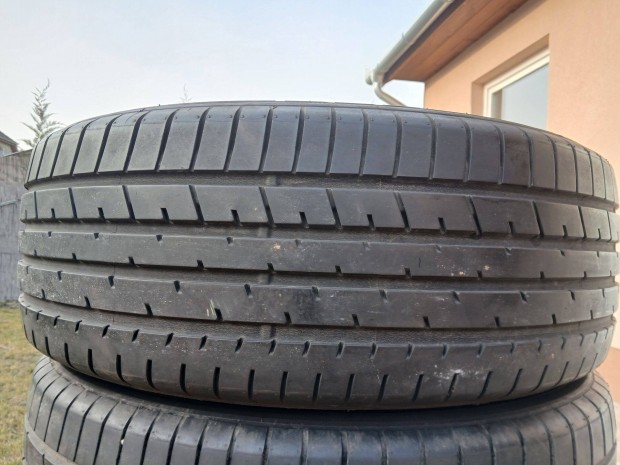4db 225/55 R19 Toyo nyri gumi 5-6mm-es 225/55R19 19