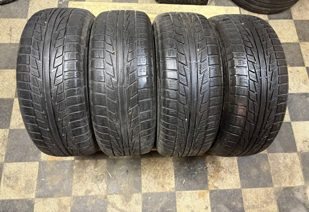 4db 235/60 R16 104H XL tli gumi szett