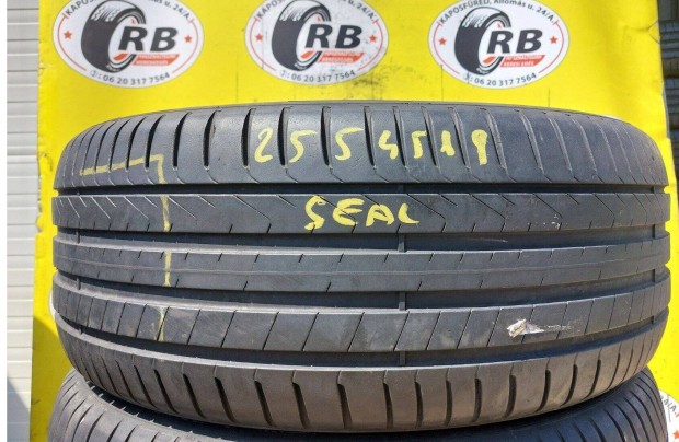 4db 255/45 r19 Pirelli Scorpion nyári 2020 4,5mm 10000ft/db