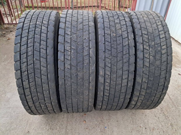 4db 315/80R22,5 Kamion gumi