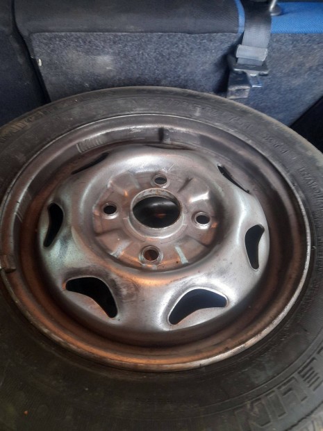 4db 4,5x13 gy�ri Suzuki Swift felni