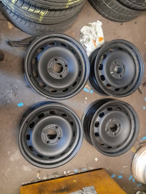 4db 5,5x 14-es Ford Fiesta / Focus / felni gumistól