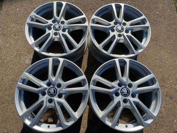 4db Alutec 17" Skoda alufelni. (3521)