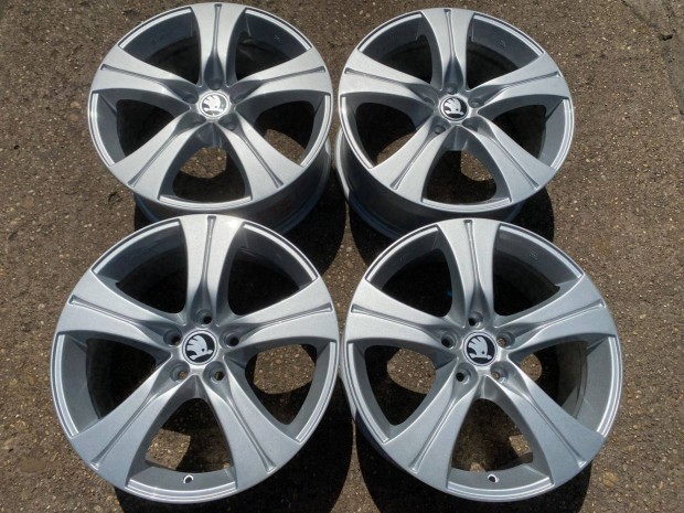 4db Alutec 18" Skoda alufelni. (3961)