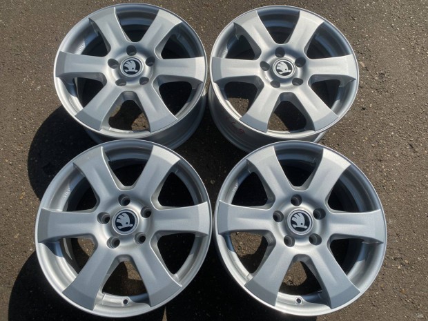 4db Autec 16" Skoda alufelni. (3769)